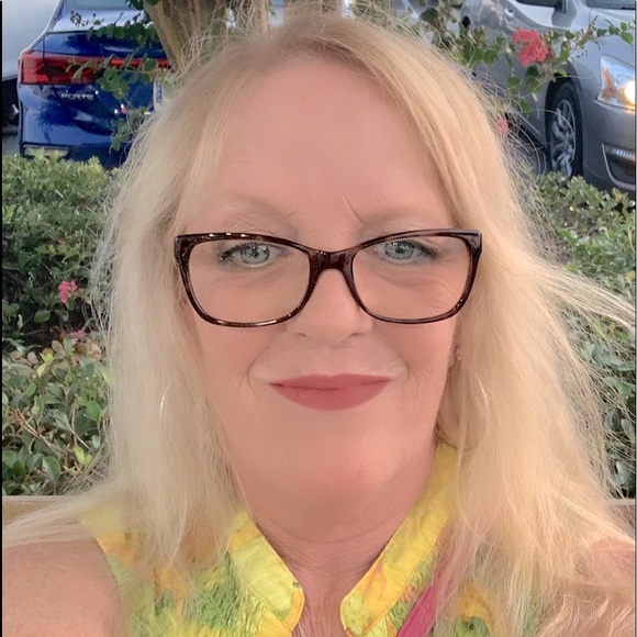 Meet your Posher, Elizabeth - Picture 1 of 1